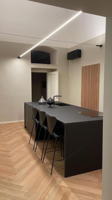 Meh Luxury Apartment City Centre Bari Eksteriør billede